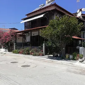 https://house-anna-sarti.hotelschalkidiki.net
